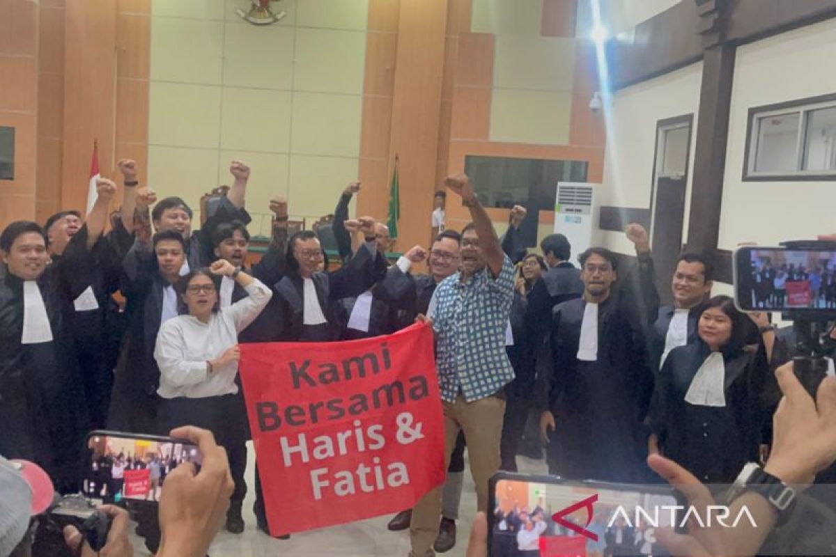 Haris Azhar dan Fatia Divonis Bebas Tuntutan Jaksa Tidak Terbukti