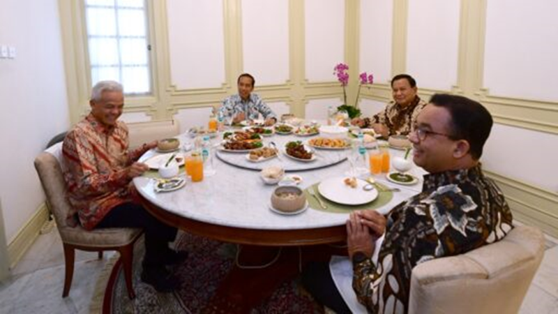 Saat Presiden Jokowi Makan Siang Bareng Tiga Capres